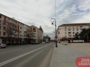Craiova stă acasă! Orașul este gol. Strazile și trotuarele sunt dezinfectate, la fel și stațiile de autobuz sau tramvai, iar în supermarketuri se intră cu restricție