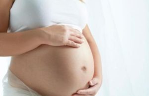 Gravidă, îngrozită de condițiile de carantină: ”E plin de igrasie, sunt puse bucăți de faianță peste gunoi”