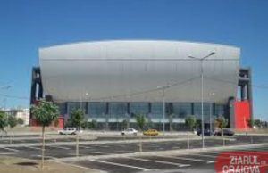 TRAGEDIE Un angajat al RAADPFL Craiova a murit în timpul serviciului. Omul făcea verificări în camera centralei Sălii Polivalente, când o conducta cu apa fierbinte i-a explodat în fata