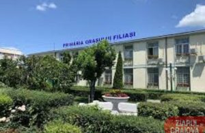 O doljeanca aflata în izolare la domiciliu a murit. Se afla în casa cu familia. Un nepot de-al femeii se întorsese de curând din Germania. Urmează sa se stabilească cauza decesului