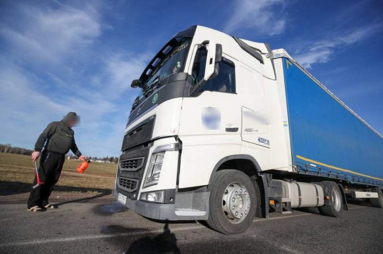 Şofer român de TIR, singura persoană infectată cu coronavirus într-un oraș din sudul Italiei