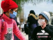 Ce se întâmplă cu copiii familiilor în care ambii părinţi sunt găsiţi pozitiv cu covid-19