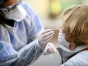 Plasma de la cei vindecați de COVID-19 ar putea fi tratamentul miraculos pentru cei infectați