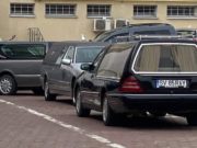 Dricurile au așteptat morţii, în faţa Spitalului Judeţean Suceava