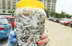 Amenzi de până la 2.900 de lei pentru șoferii prinși că aruncă chiștoace de țigări pe geam, în trafic. Polițiștii au oprit sute de mașini