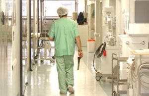 Linia întâi, aproape de colaps. Și la Spitalul Obregia 70 de cadre medicale au părăsit spitalul pentru a intra la izolare