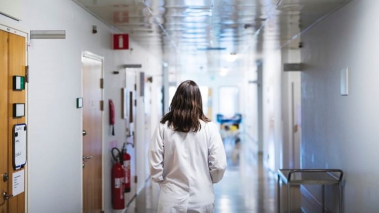Cum poţi lua concediu medical dacă eşti asimptomatic sau ai o formă uşoară de COVID
