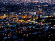 Mod inedit de susținere a medicilor! Duminică seară, la ora 22.00, românii ies la ferestre și luminează cu telefoanele