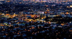 mod-inedit-de-sustinere-a-medicilor-duminica-seara-la-ora-22-00-romanii-ies-la-ferestre-si-650628