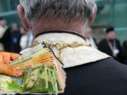 Amezi pentru preoții care nu respectă legea. Paroh amendat pentru slujba cu credincioși