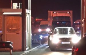 Români blocați la granița Austriei cu Ungaria. Oamenii își strigă durerea pe rețelele de socializare