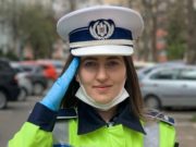 Reacția unei polițiste după ce a aflat că șoferul pe care l-a oprit în trafic este medic
