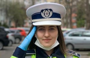 Reacția unei polițiste după ce a aflat că șoferul pe care l-a oprit în trafic este medic