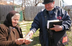 Poştaşii au început să livreze în avans pensiile de Paște