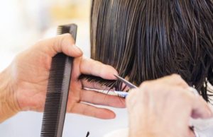 O tânără din Slatina, apel către autorităţi: „Permiteţi redeschiderea frizeriilor, murim de foame încă o lună”