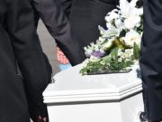 Femeie declarată moartă de coronavirus, descoperită vie la două săptămâni după ce familia i-a organizat înmormântarea