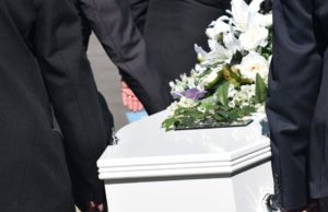 Femeie declarată moartă de coronavirus, descoperită vie la două săptămâni după ce familia i-a organizat înmormântarea