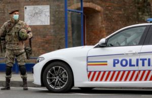 Locuitori din Ţăndărei, păziţi cu armata ca să nu iasă din case. Autorităţile cer ca orașul să intre în carantină