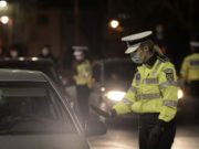 Doctor ieșit din gardă, oprit în trafic de o poliţistă, în București: „A luat poziţia de drepţi”