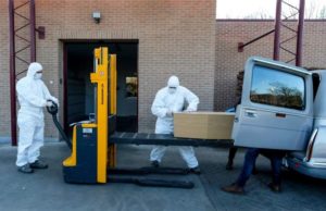 Sicriele cu rămășiţele celor care au murit de coronavirus sunt marcate cu un simbol special, în Suedia