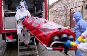 Încă 17 pacienţi cu coronavirus au murit, în România, ridicând bilanţul deceselor la 246