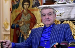 Gigi Becali a fost oprit de polițiști în trafic și nu avea declarația pe proprie răspundere