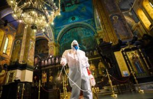 Ce trebuie să scrie credincioșii în declaraţia pe proprie răspundere, pentru ridicarea Sfintelor Paști de la biserică