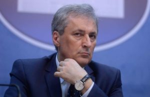 Poliţiștii vor împărţi lumină în noaptea de Înviere. Ministrul Vela a anunţat noi reguli