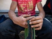 O lecție impresionantă de viață! În timp ce alți adolescenți construiesc doar în jocurile video, un băiat de 16 ani își ridică singur o casă, cu banii câștigați din munca cu ziua