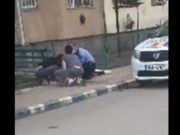 Bărbat din Rovinari trimis în casă de polițiști, scoate cuțitul și se rănește la gât în fața agenților