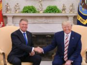Klaus Iohannis și Donald Trump, convorbire telefonică pe tema crizei coronavirusului