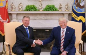 Klaus Iohannis și Donald Trump, convorbire telefonică pe tema crizei coronavirusului