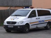Un bărbat din Vrancea și-a înjungiat soția, a privit cum se stinge în agonie, apoi a apelat 112, mințind că s-a tăiat singură