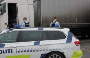 Tânără șoferiță româncă de TIR, 22 de ani, amendă de 34.000 €, pe autostradă, în Danemarca