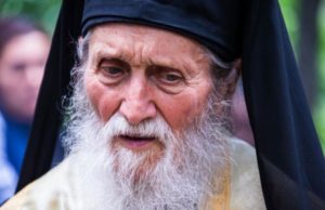 ÎPS Pimen, înmormântat cu respectarea distanțării sociale