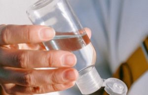 Medicul Alina Popa a fost externat după ce s-a vindecat de coronavirus: ‘Trebuie să ne izolăm, trebuie să credem în Dumnezeu’