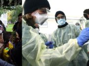 În Germania se testează 100.000 pe zi! România plimbă moaște și cântă imnul!