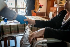 pacienta-decedata-de-coronavirus-ignorata-la-spitalul-din-arad-au-lasat-o-sa-moara-ca-un-caine-nici-655194