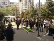 Izolarea socială a eșuat în Craiova! Armata de pensionari a luat cu asalt Piața Mare!