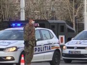 Un polițist a uitat megafonul deschis și s-a auzit ”După imn băgăm o șaorma”