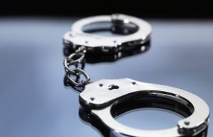 Infractorii condamnaţi la închisoare de până la şapte ani ar putea executa pedeapsa la domiciliu