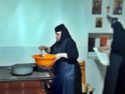 Așa ceva nu Distribuie nimeni… Măicuțe cu suflet – alimente, ceai cald și cafea pentru cei care lucrează pe timpul pandemiei