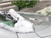 Bucăți de gheață căzute din cer la Câmpia Turzii: „Fac un om de zăpadă!”