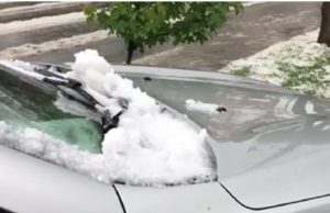 Bucăți de gheață căzute din cer la Câmpia Turzii: „Fac un om de zăpadă!”