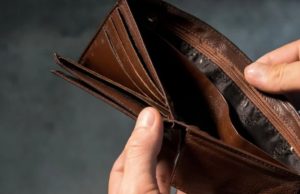 O mireasă din Alba Iulia a pierdut tot darul din nuntă într-o parcare