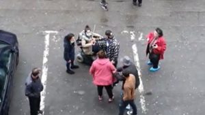 femeie-in-scaun-cu-rotile-batuta-in-plina-strada-in-cluj-imagini-cu-puternic-impact-emotional-video-663912