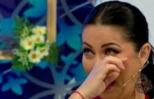 GABRIELA CRISTEA RUPE TĂCEREA, ÎN PREMIERĂ, DESPRE MOARTEA MAMEI SALE LA A CĂREI ÎNMORMÂNTARE NU S-A DUS: ”E GREU DE EXPLICAT ÎN CUVINTE…”