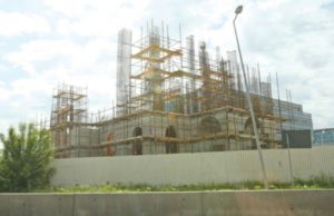 Gigi Becali construieşte, din averea lui, o biserică în Pipera, aproape de casă