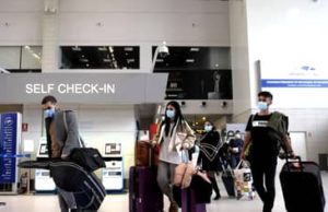 Ce se întâmplă cu românii care vin în țară în perioada stării de alertă. Reguli privind carantina și auto-izolarea