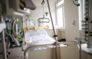 O familie distrusă de coronavirus, în Alba. Doi soți au murit, la doar câteva zile unul după altul. Fuseseră infectați de fiica lor